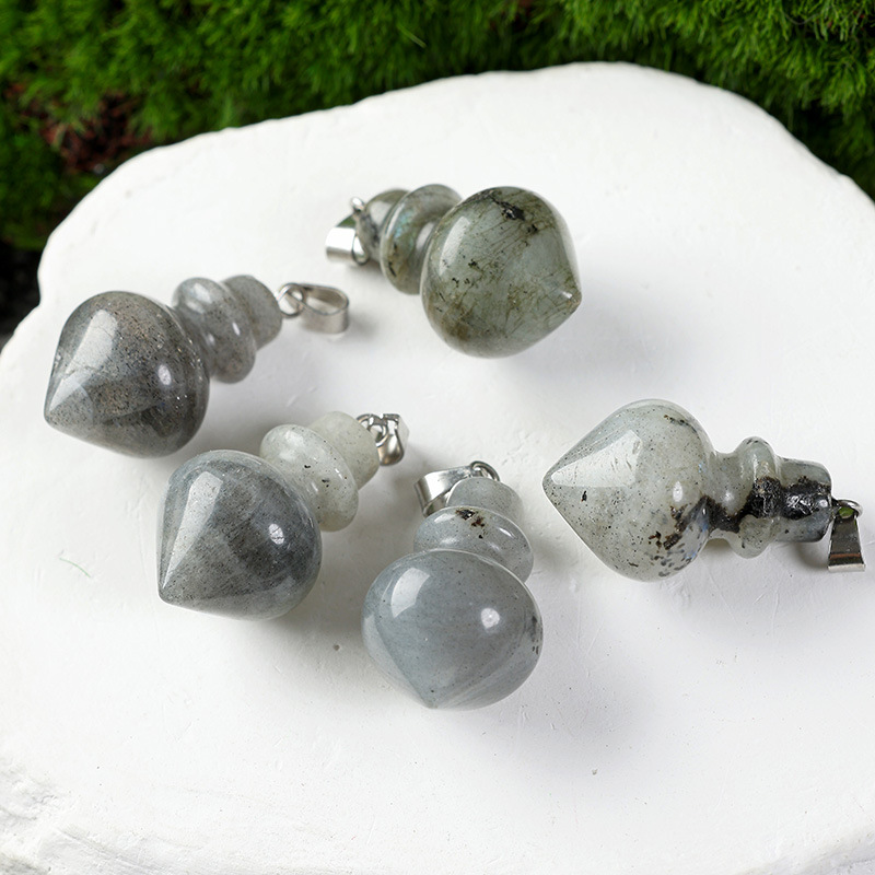 Labradorite pendant