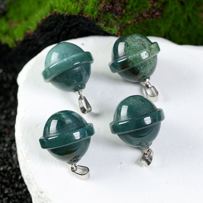 An indian agate pendant