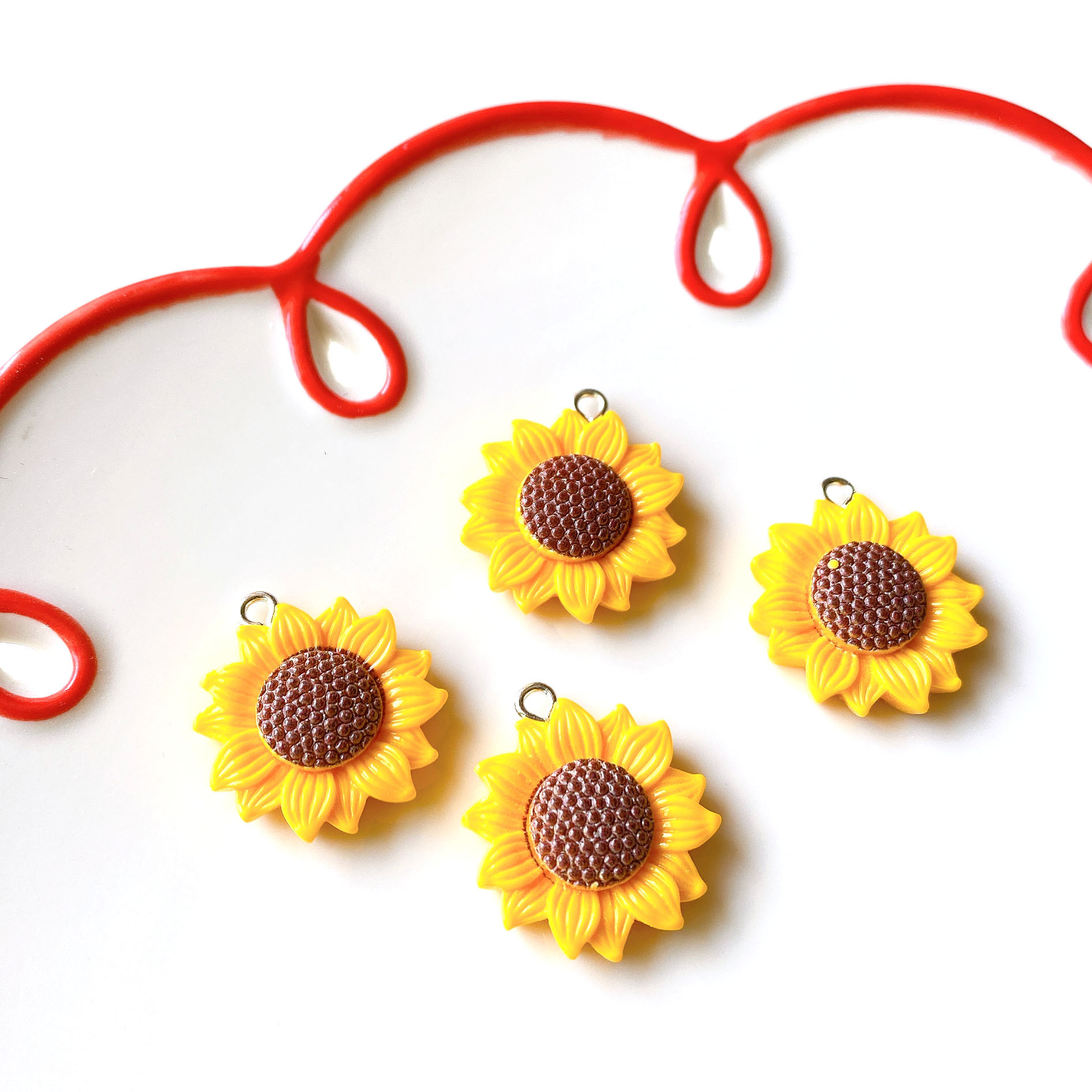 1:Small sunflower white nails