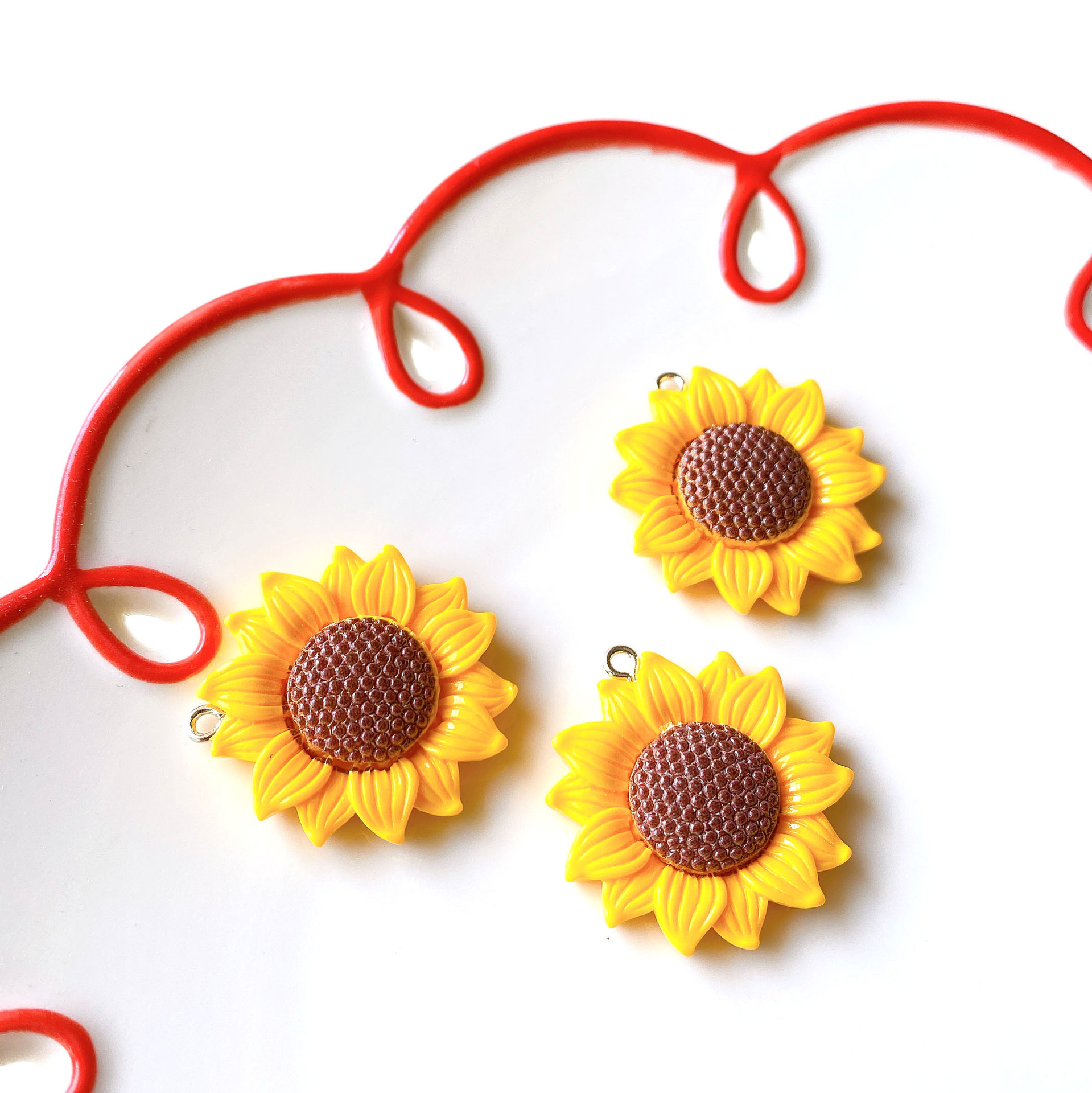 2:Medium sunflower white nails