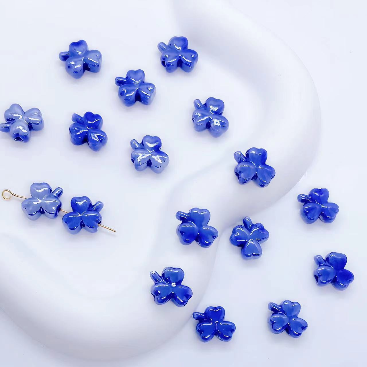 Leaves [sapphire blue]]