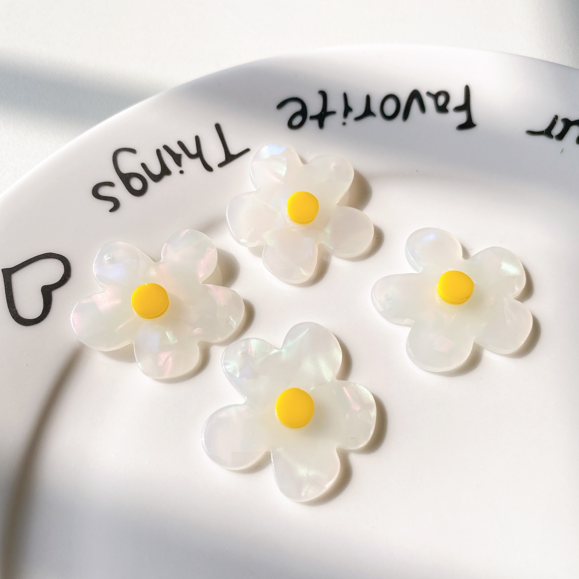 2:Large color with holes