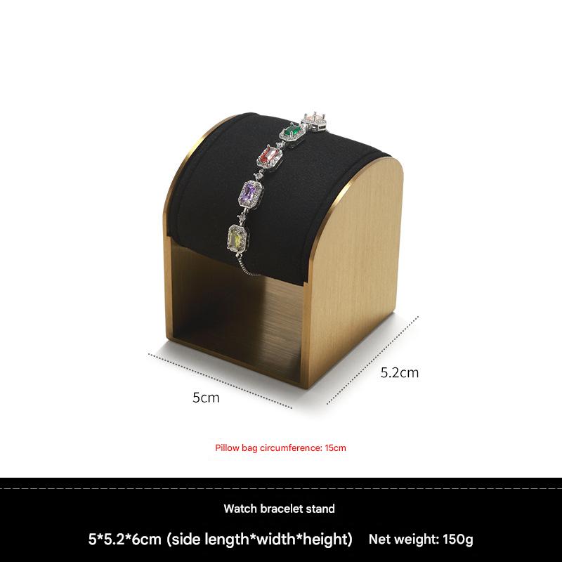 Metal bracelet holder