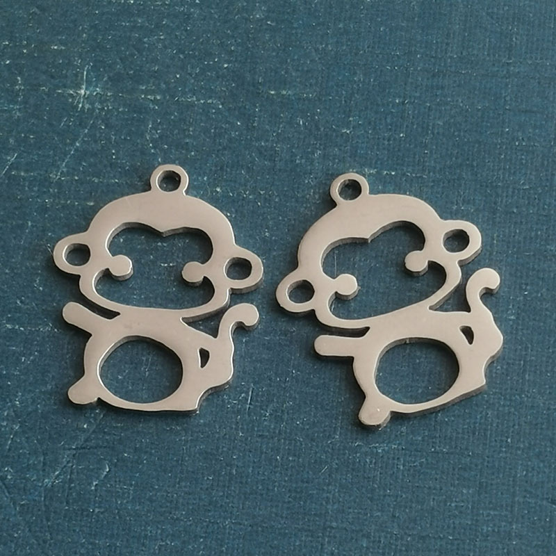1:Silver pendant (826)