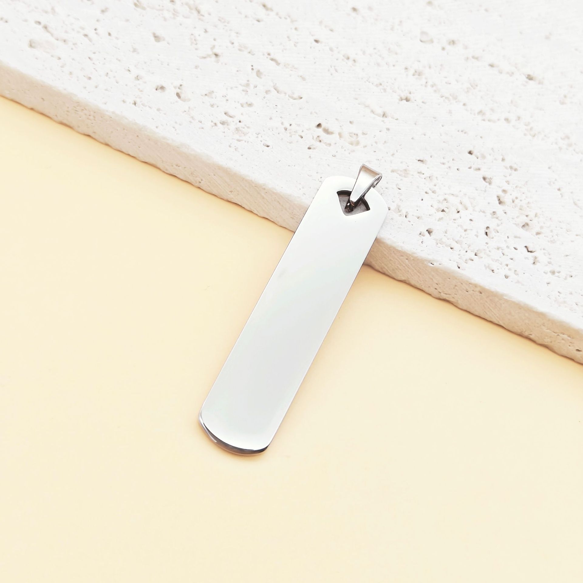 3:147125Steel color single pendant