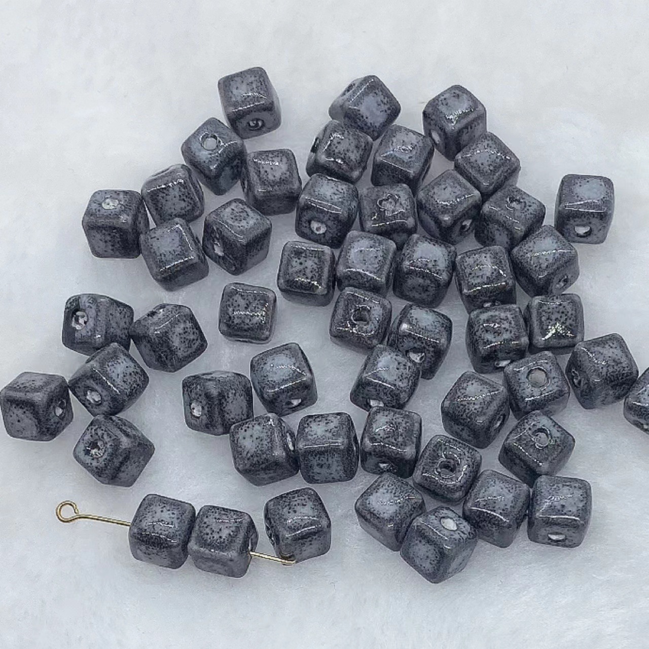 8:Black and white flower glaze