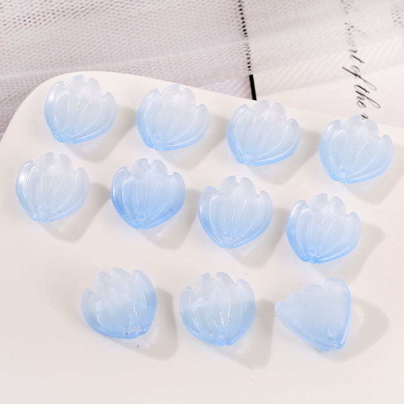 4:4 sky blue and white gradient