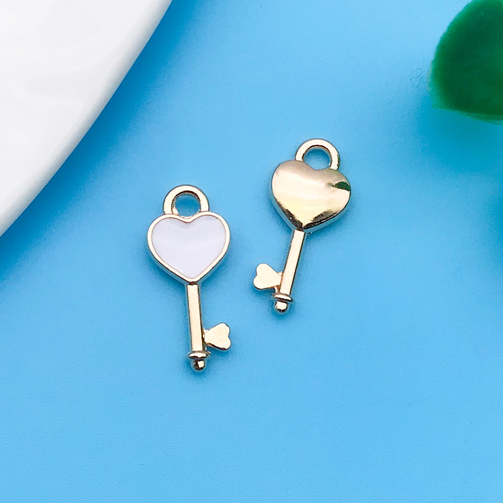 Drop oil white peach love-shaped key 4x16mm-11944-