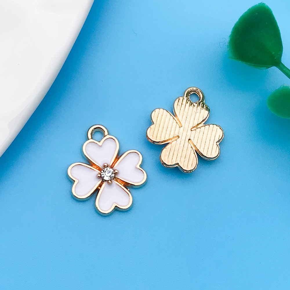 Dripping oil white point drill four-leaf clover 13