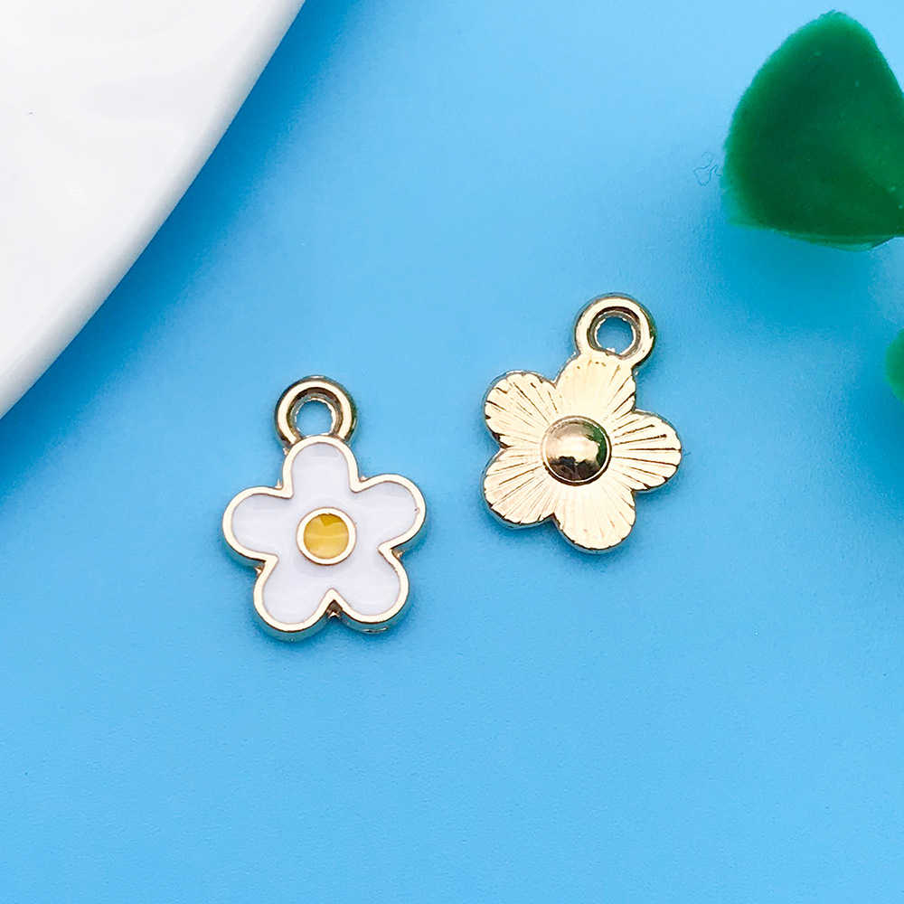 Dropping oil white chrysanthemum 10x 13mm -- 12255