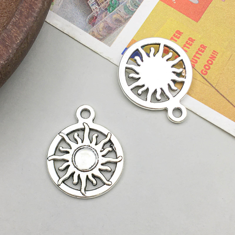 1 antique silver moon sun 16*19mm-1.4g-8230