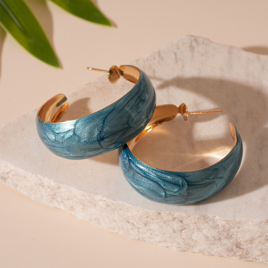 3:Ear stud:3.9x3.6cm