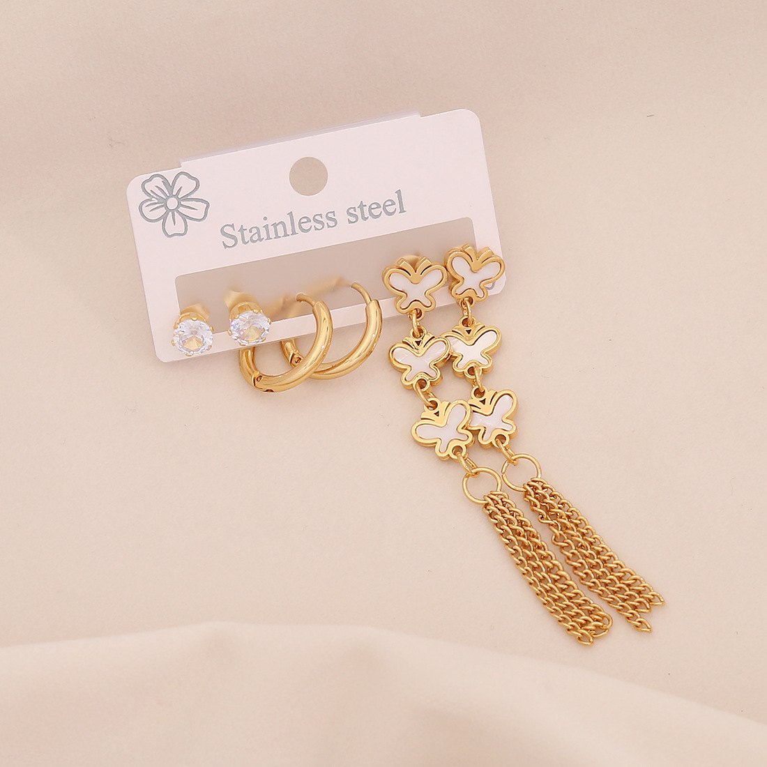 10:10#White butterfly