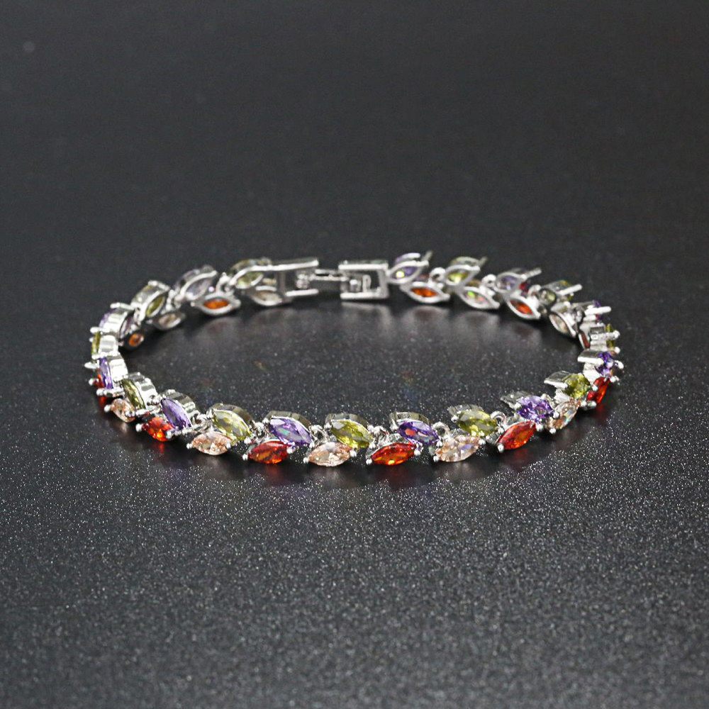 White gold colored diamond (19cm)