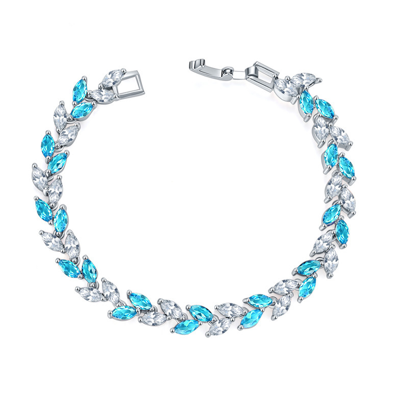 White Gold Sea Blue Diamond (17cm)