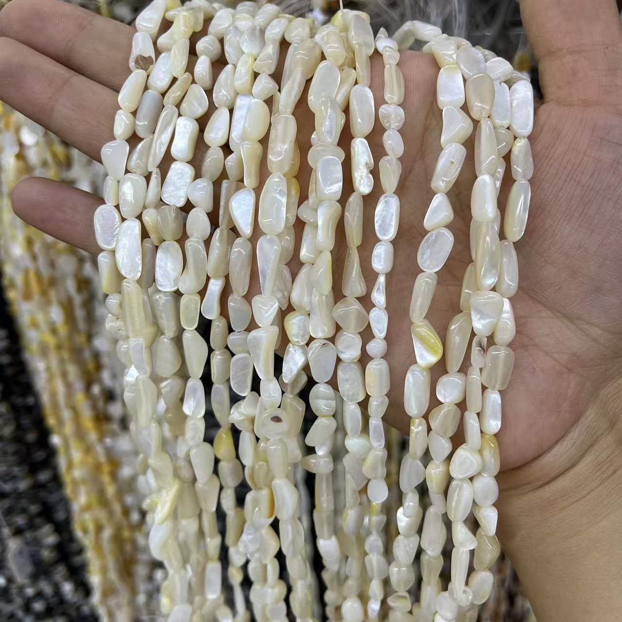 1:White butterfly shell