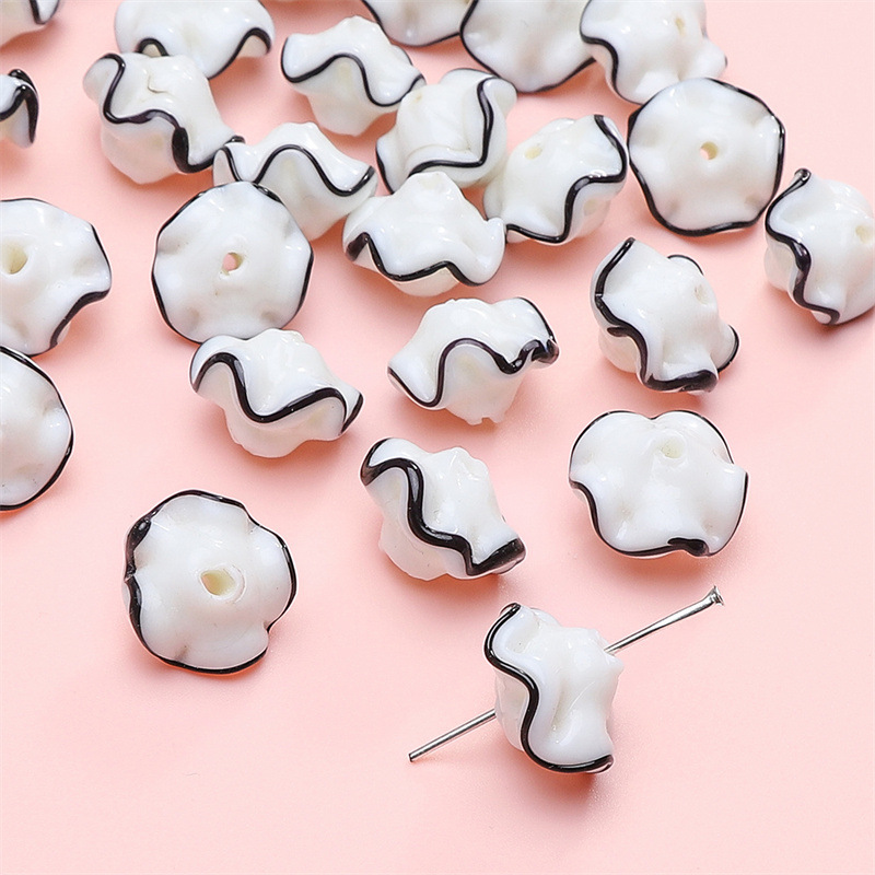 4:solid color glass beads white