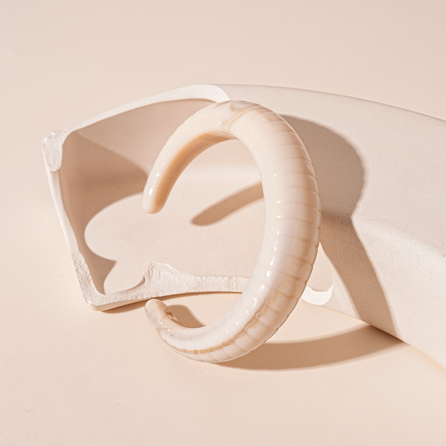 2:Off-white textured open bracelet