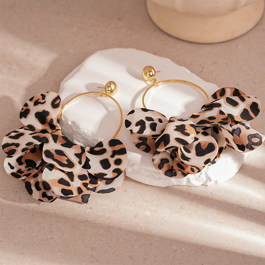 1:Silver needle-leopard print petal circle earrings