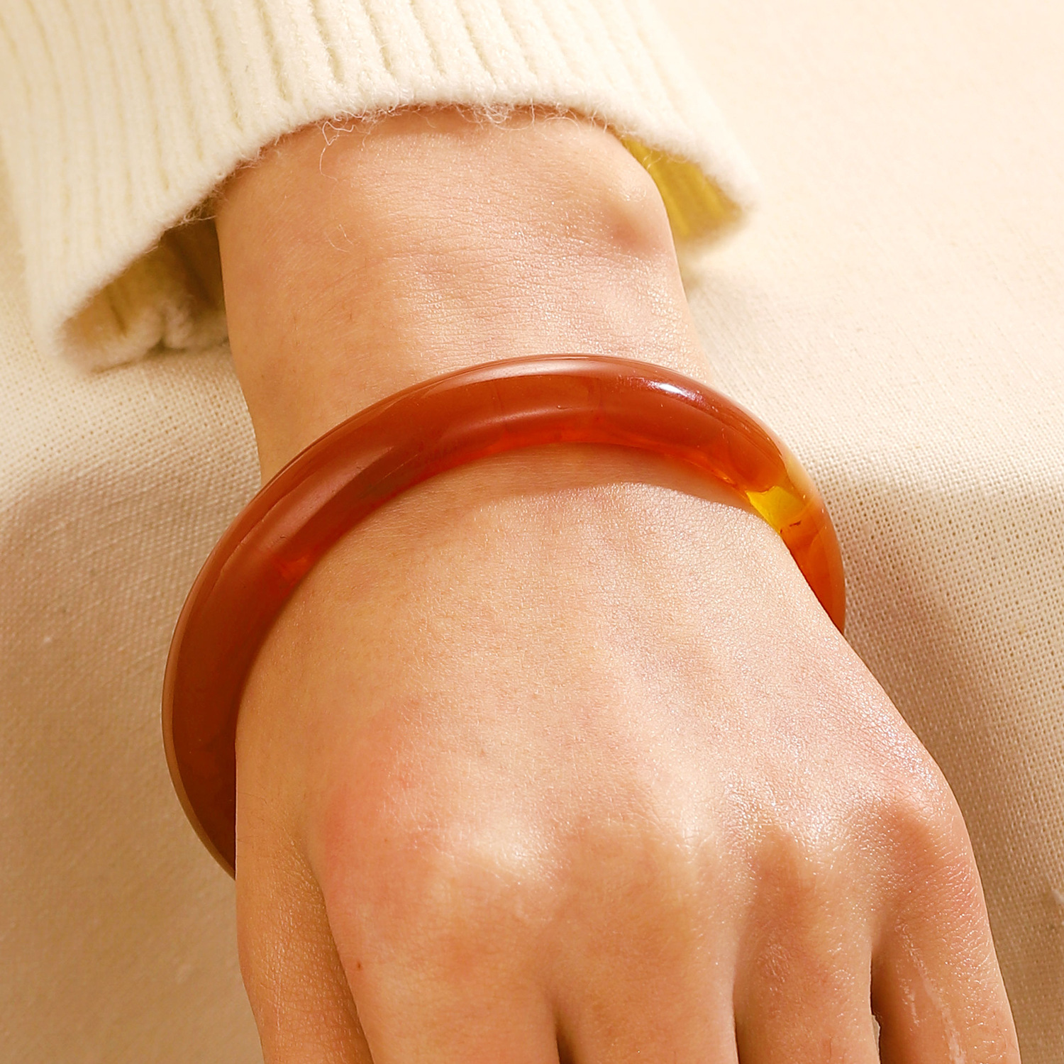 6:Acrylic bracelet brown n-409