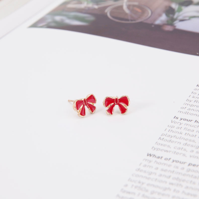 7:Bowtie Stud Earrings