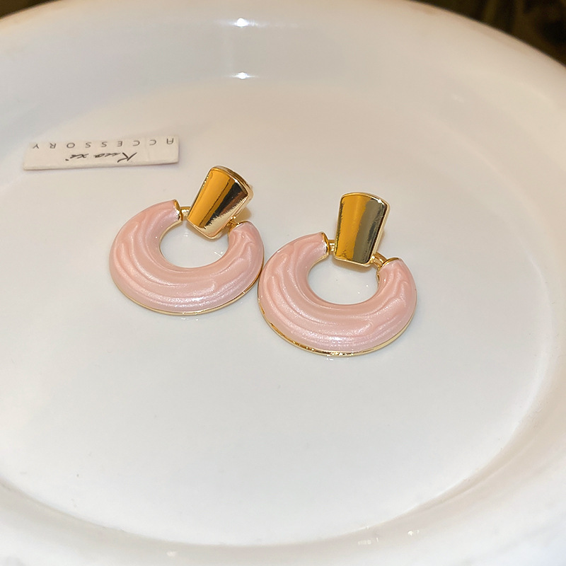 2:Steel needle-pink hoop earrings