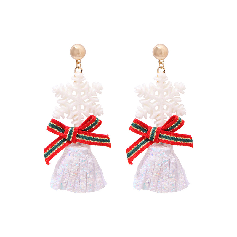 6:White Snowflake Earrings