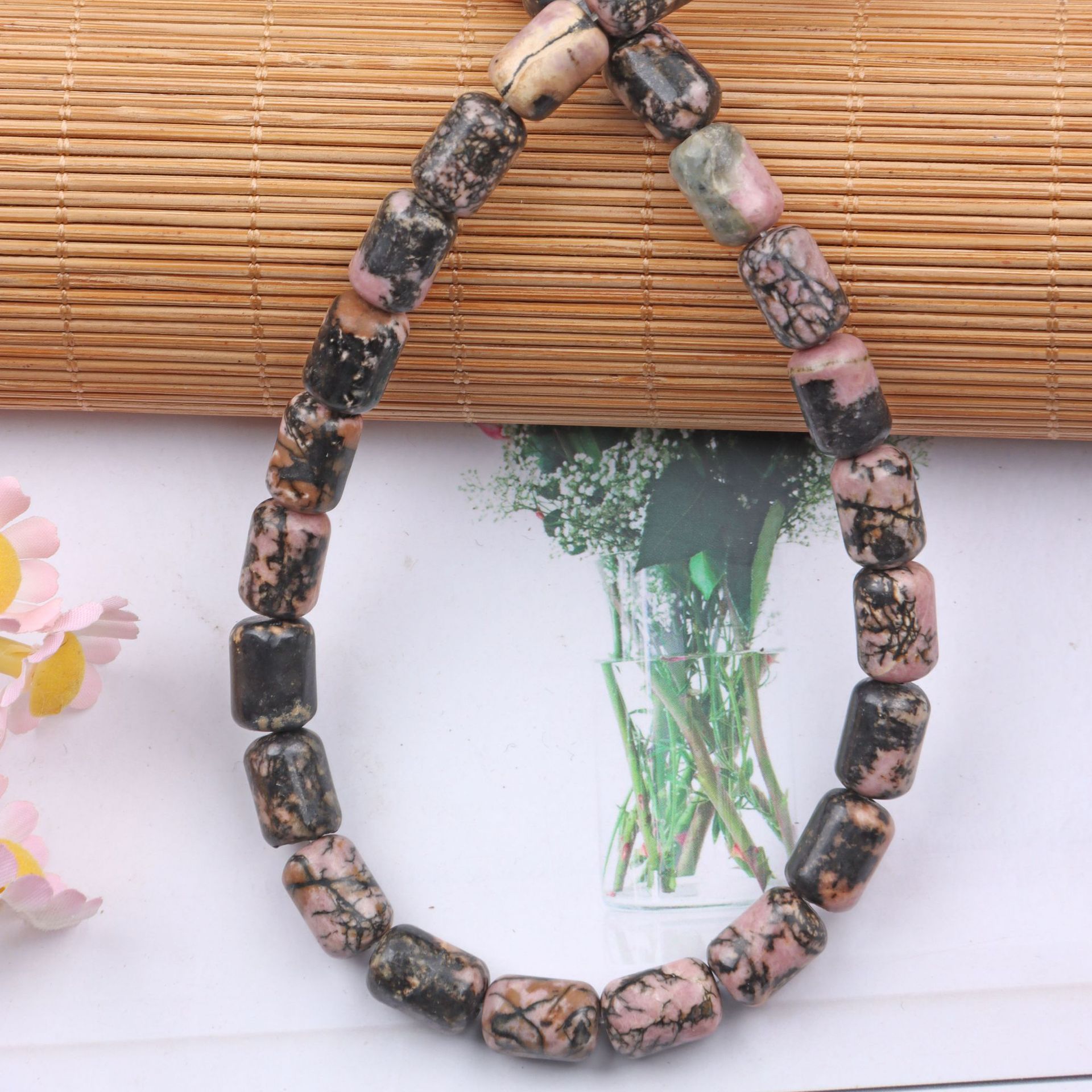 1:Black lines red lines