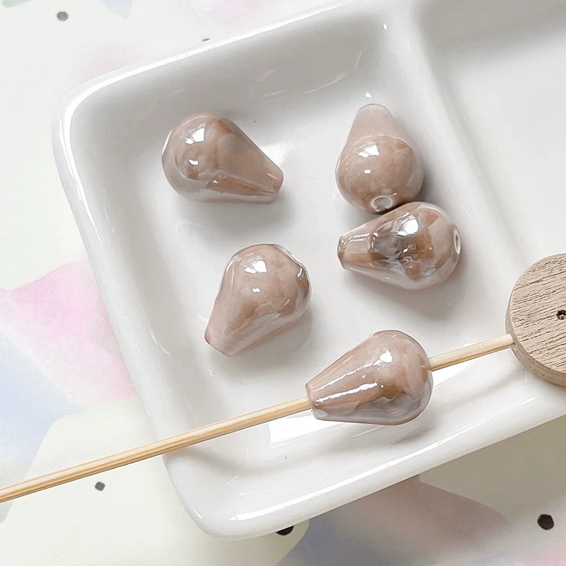 10:Water drops [coffee color]