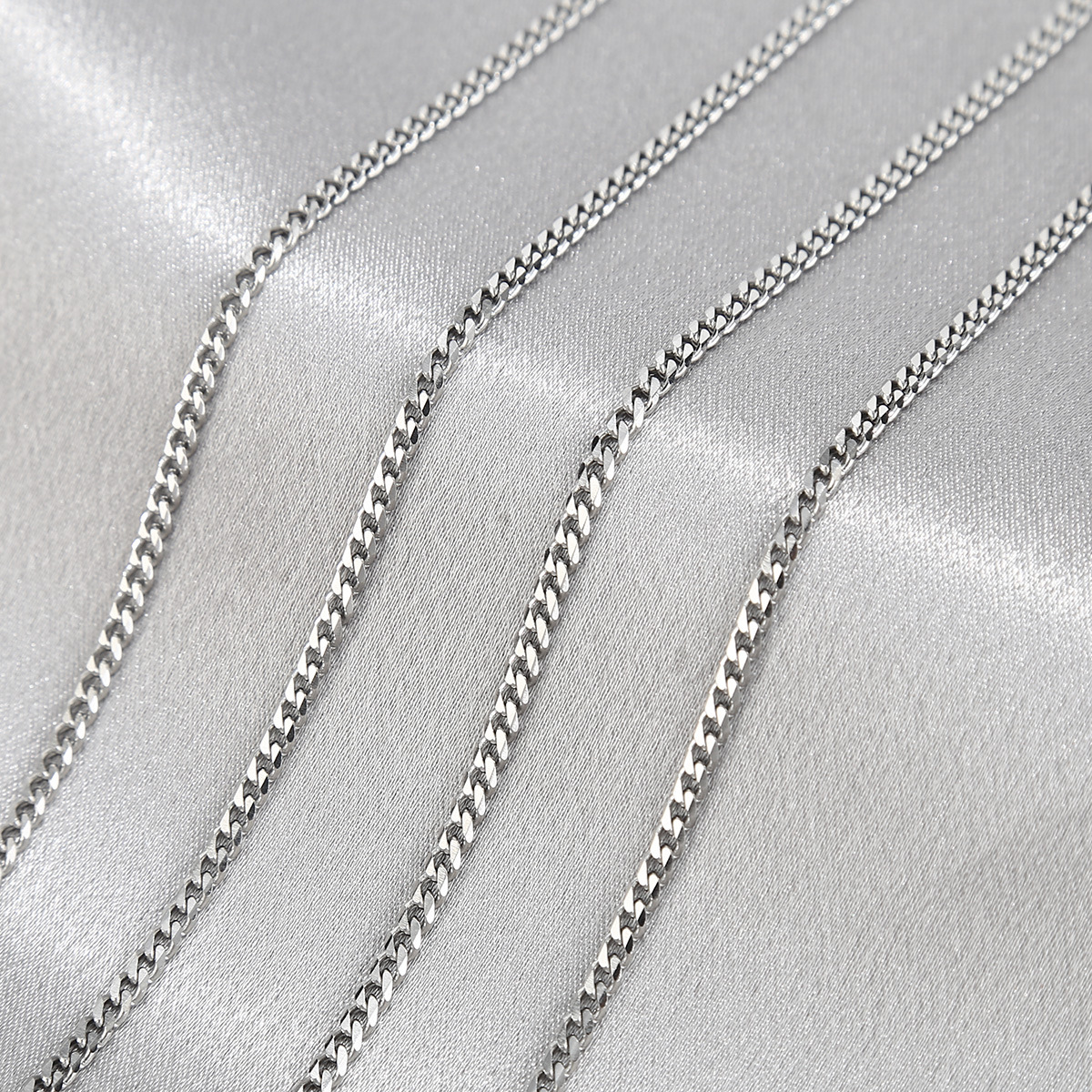 1:Steel color 3mm*4mm*0.8 wire diameter