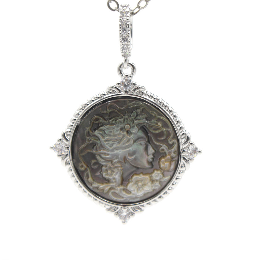 Beauty head gray shell (white k)