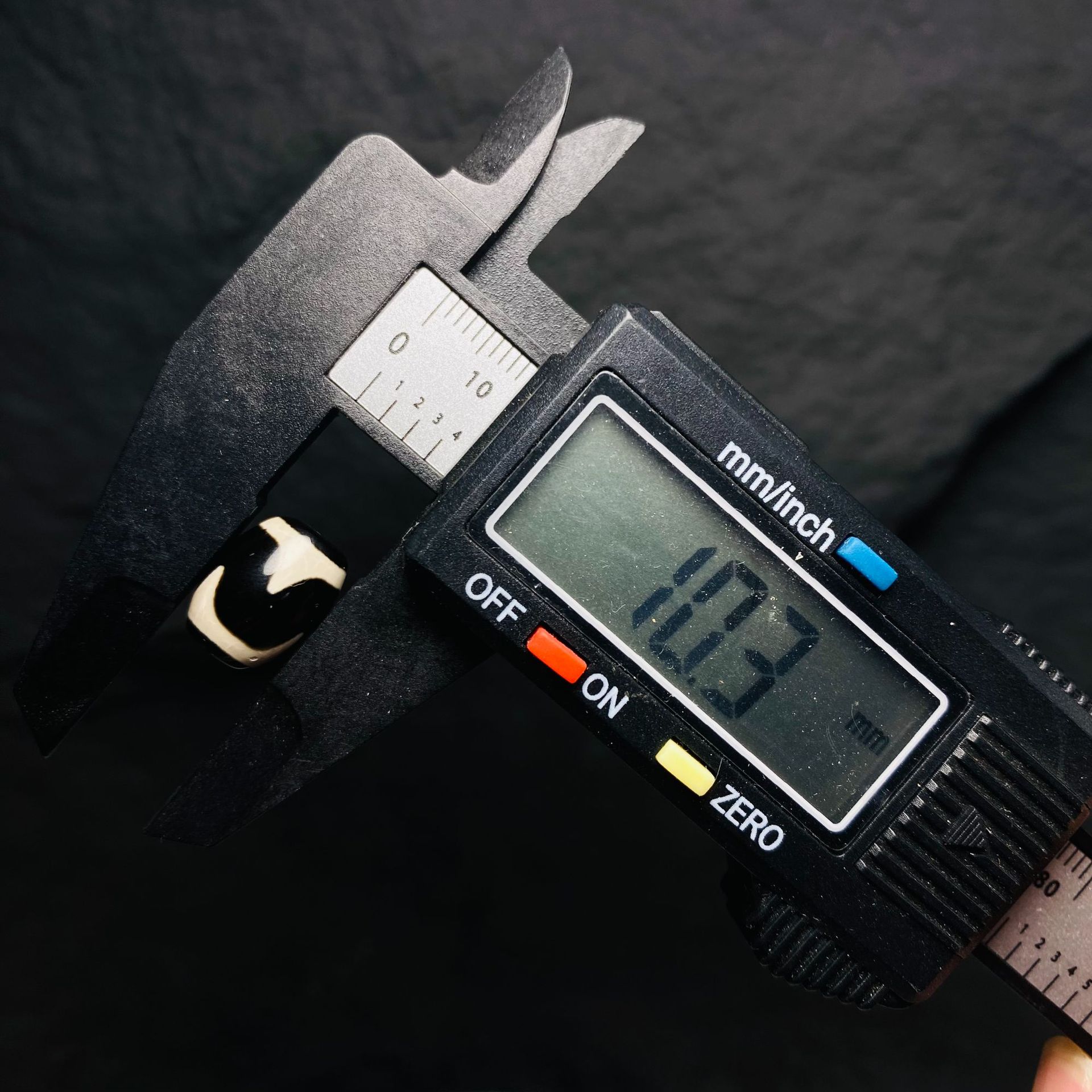 1:Tiger tooth 10 × 14