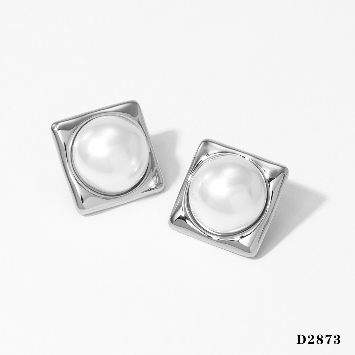 2:Silver square earrings d2873