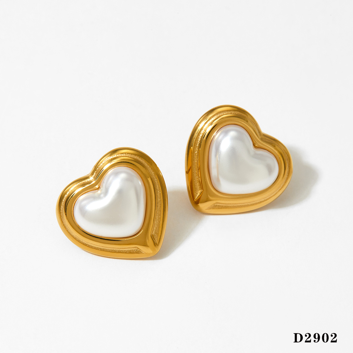 3:Gold love earrings d2902