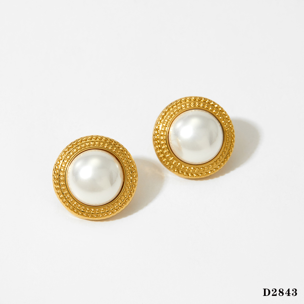 7:Gold round earrings d2843