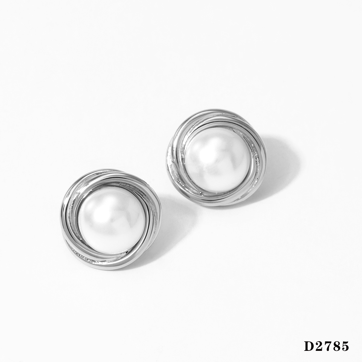 14:Silver earrings d2785