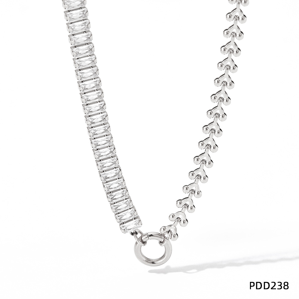 2:PDD238 necklace silver white