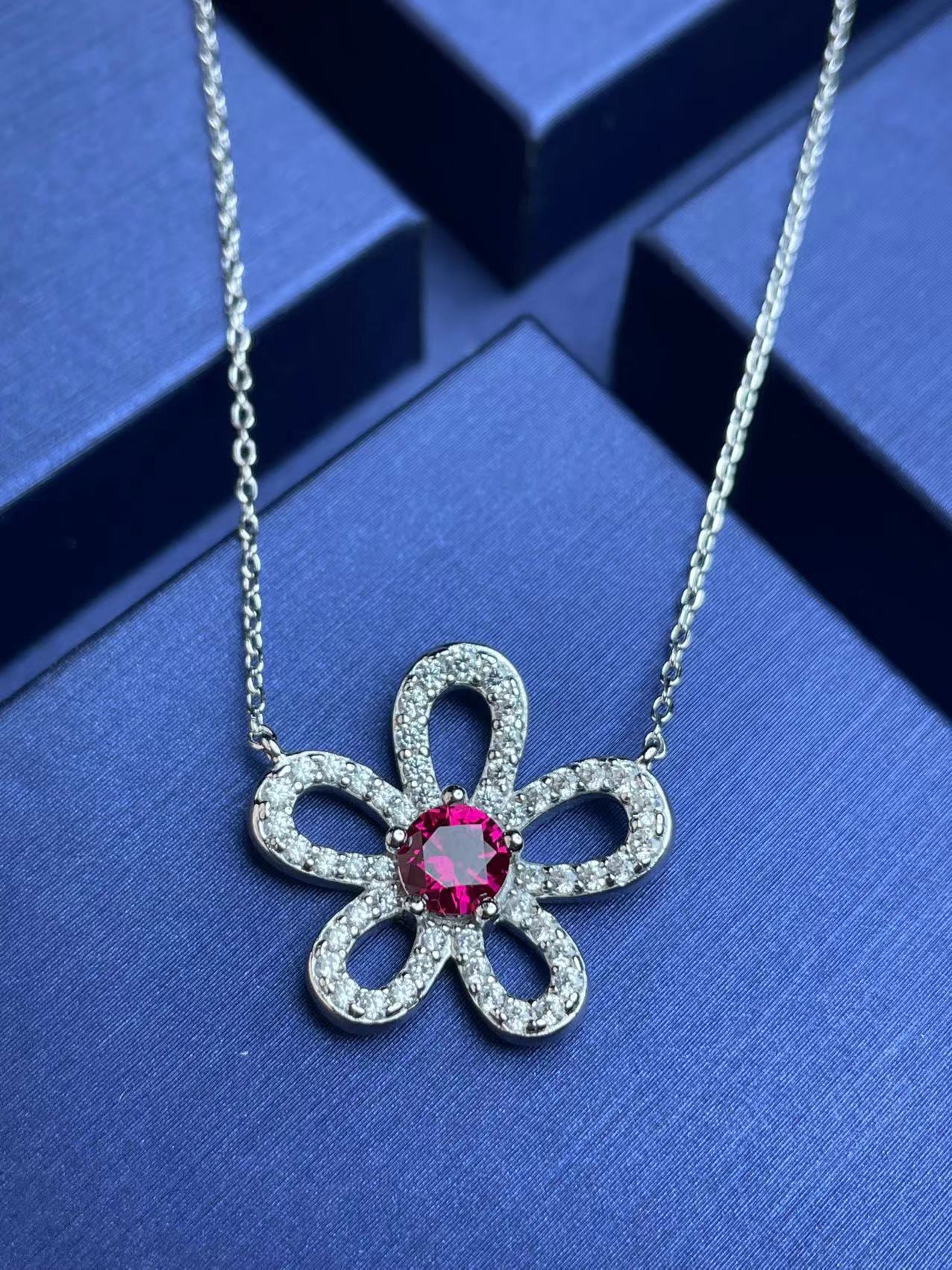 Synthetic Ruby Nummer 2