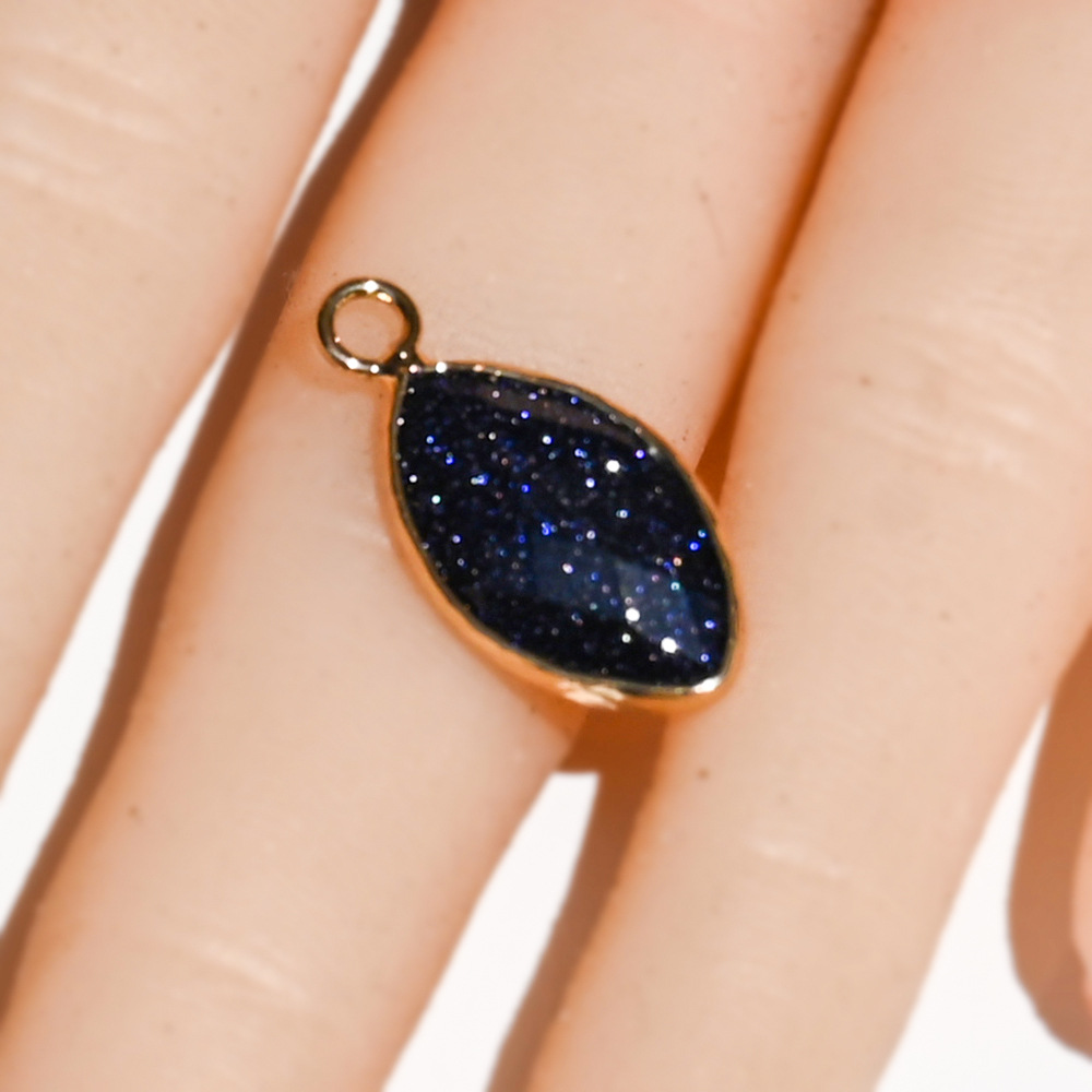 12:Synthetic blue sand stone