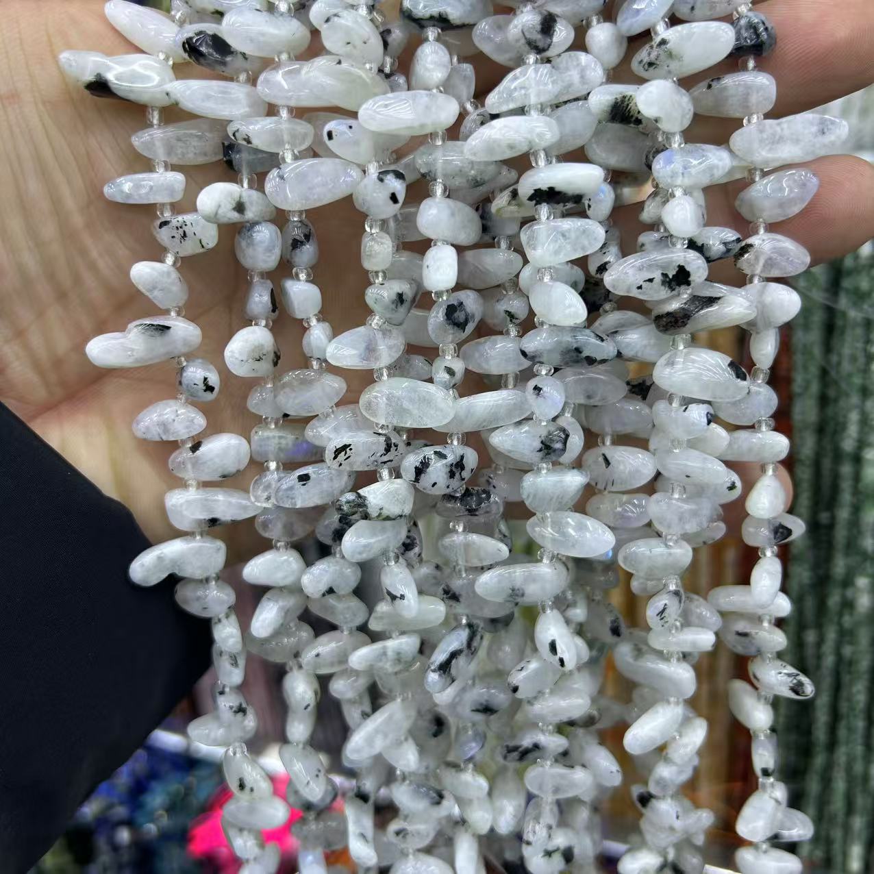 17:L-17 white moonlight