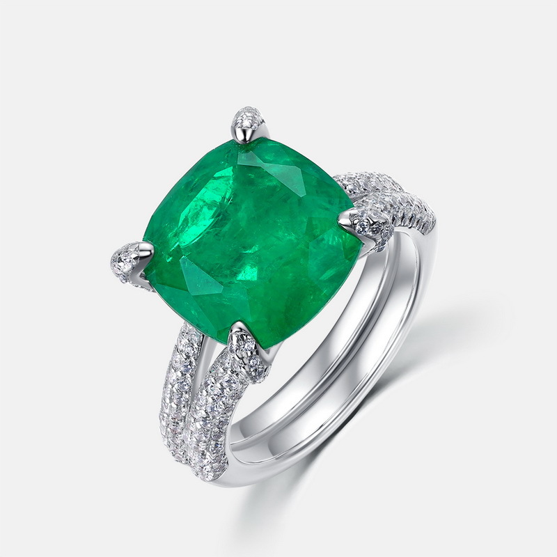 Synthetic emerald   US7.5