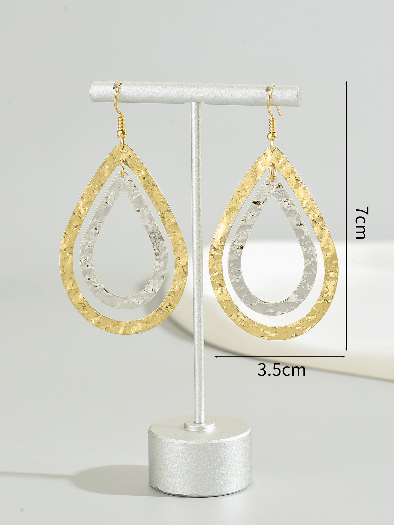 3:outside gold inside silver