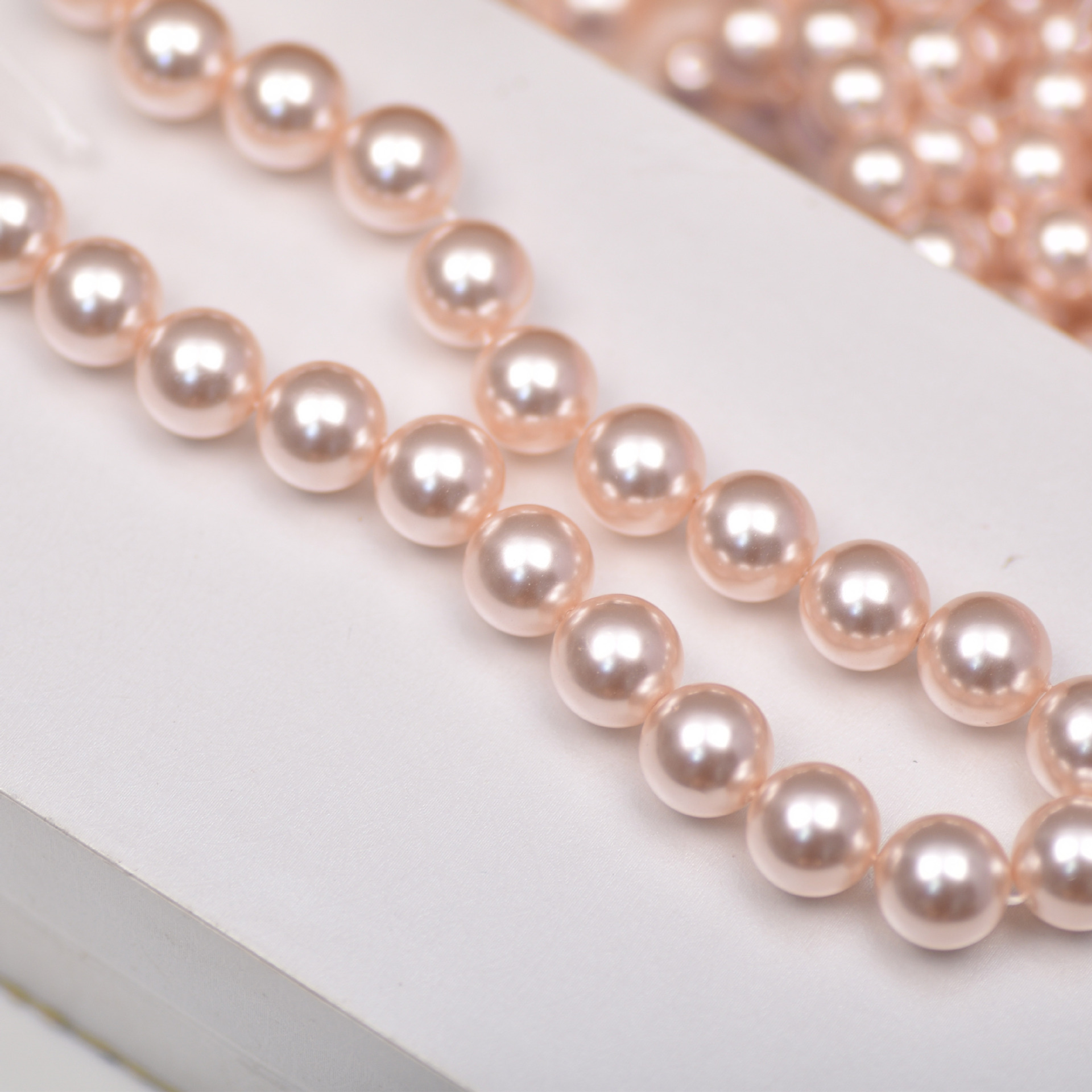 Apricot powder 3mm/about 130 pieces per string