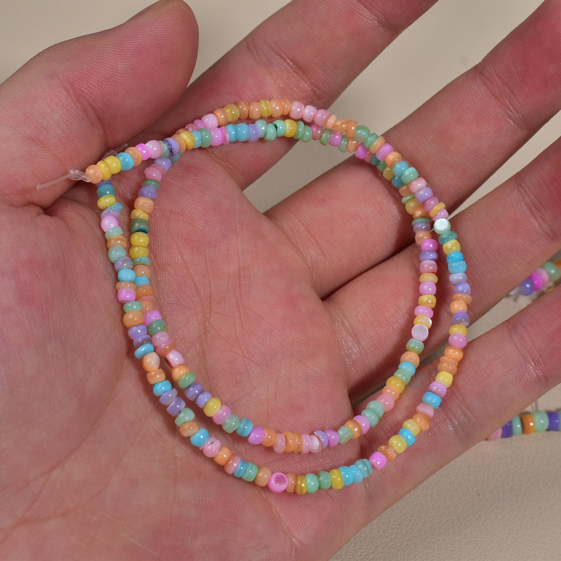 1:About 3mm small flat piece irregular