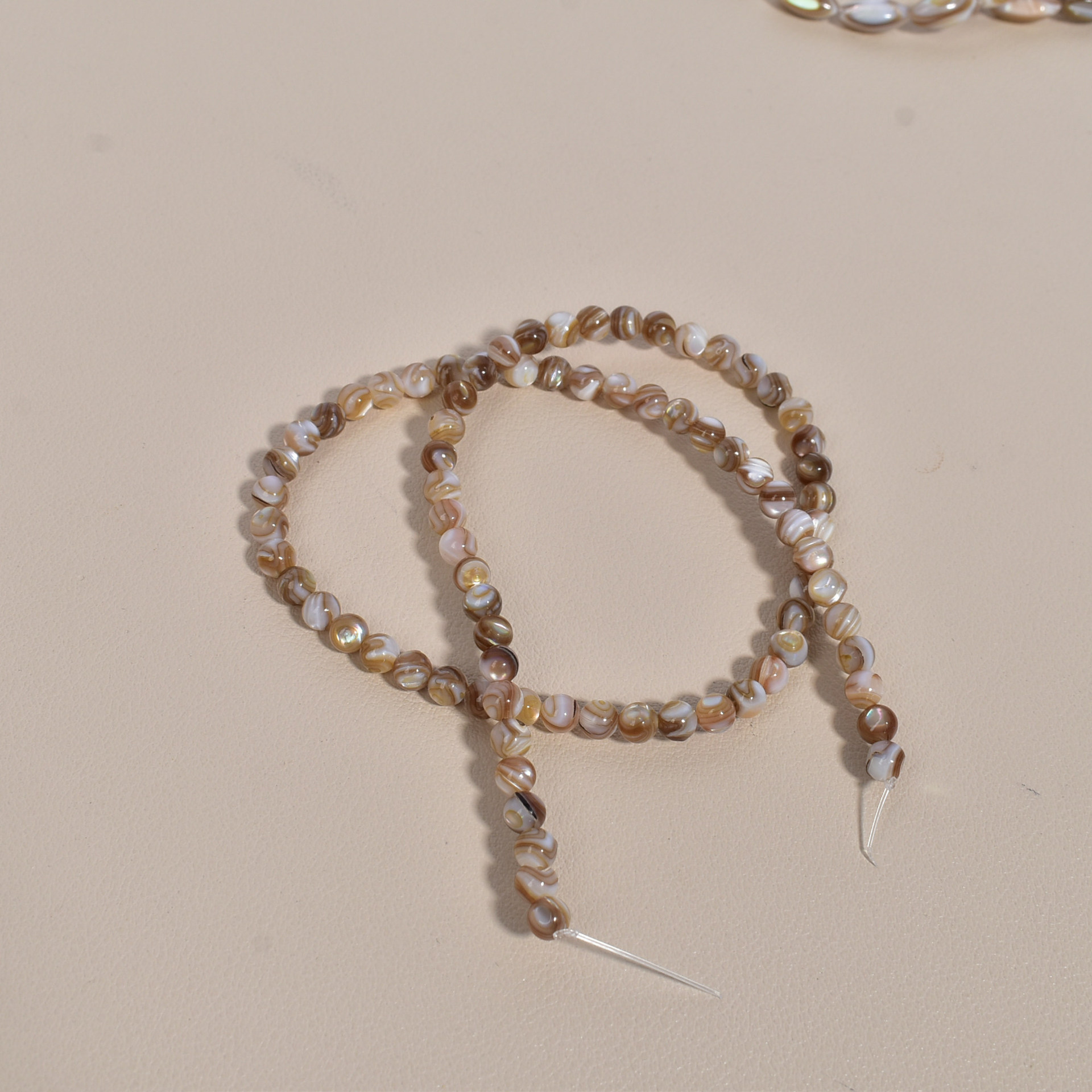 1:Beef rib color ball beads about 5mm