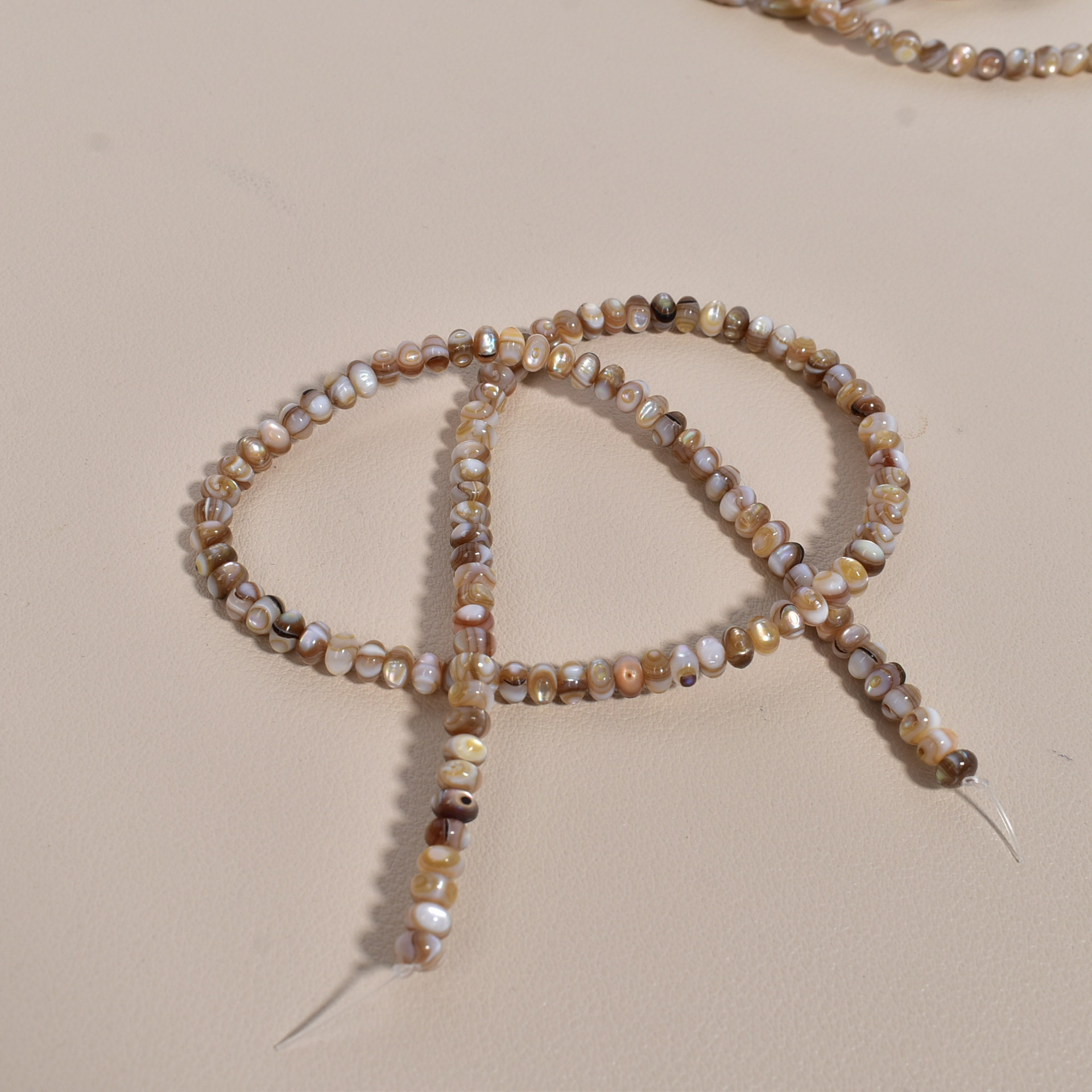 2:Beef rib color oblate about 3X5mm