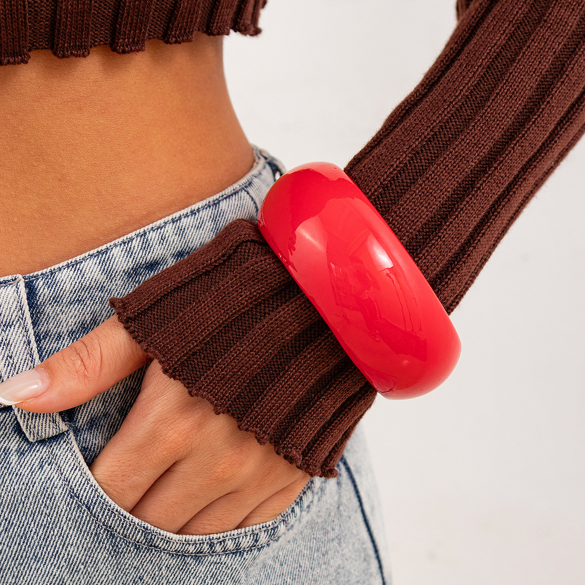 3:Red bracelet 2594k3