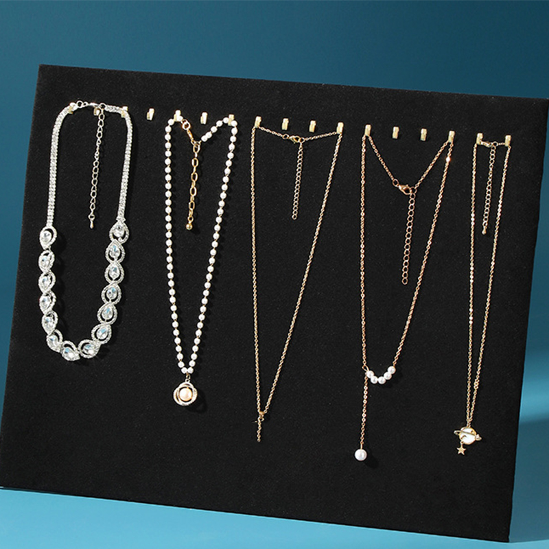 1:[Single row 17 hook] black velvet