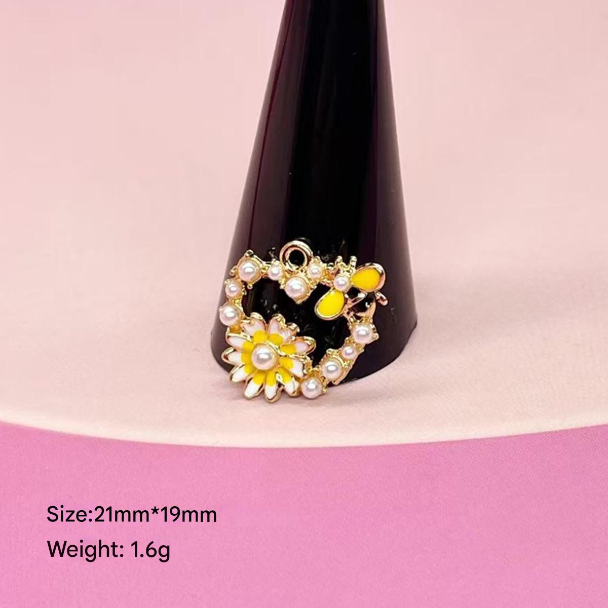 3:#3 yellow flower bee