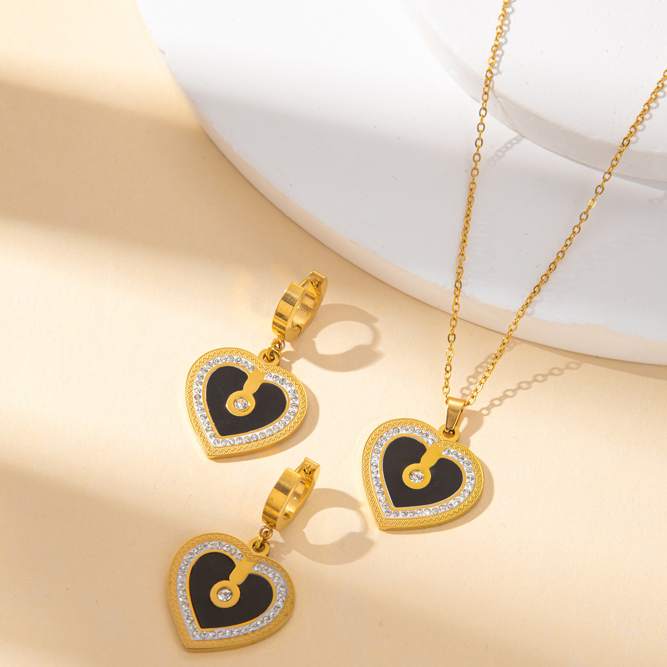 Love black shell diamond necklace earrings